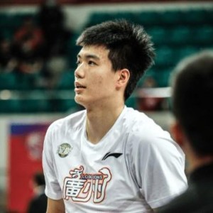 媒体人：焦泊乔三年合同平移至广东男篮；后者目前有多种选择